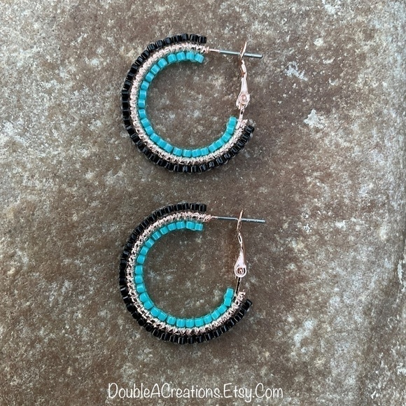 Turquoise and Black on Copper 1” Beaded Hoops, New, Handmade by Me - Picture 4 of 9